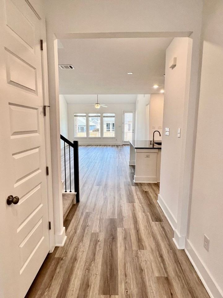 120 Green Knoll Ln - Photo 4 of 50