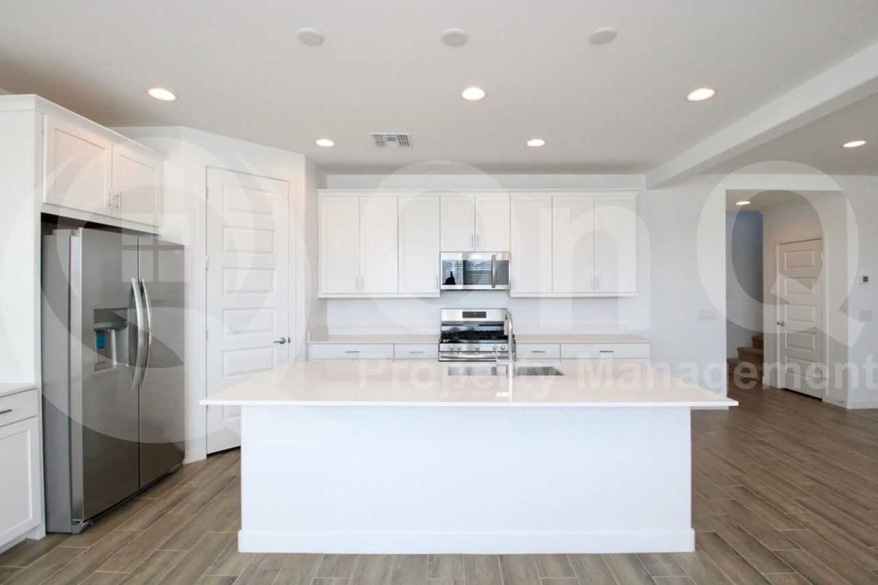 8325 E Paloma Ave - Photo 3 of 33