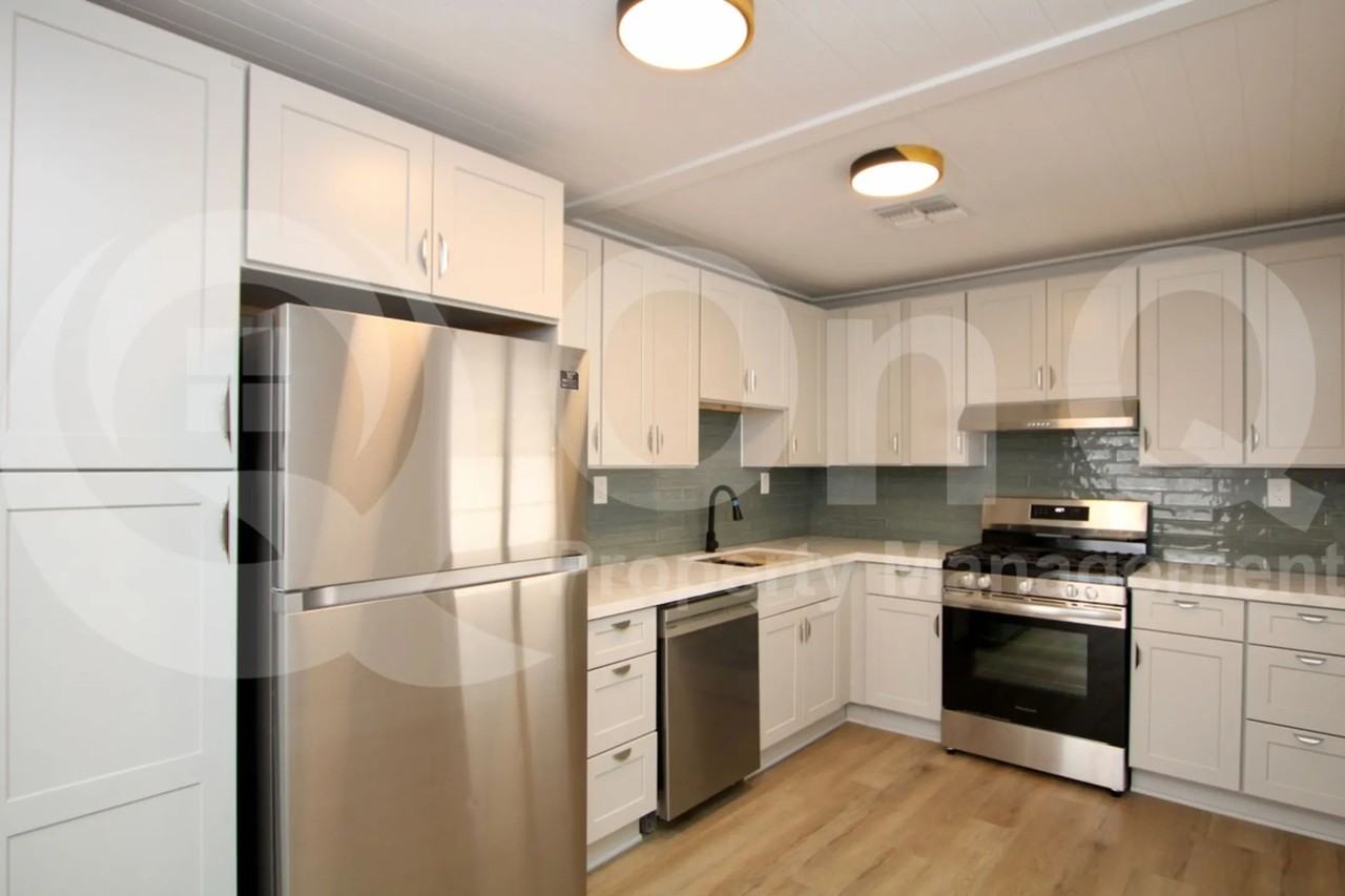 612 W 1st St Unit 1 - Photo 3 of 10