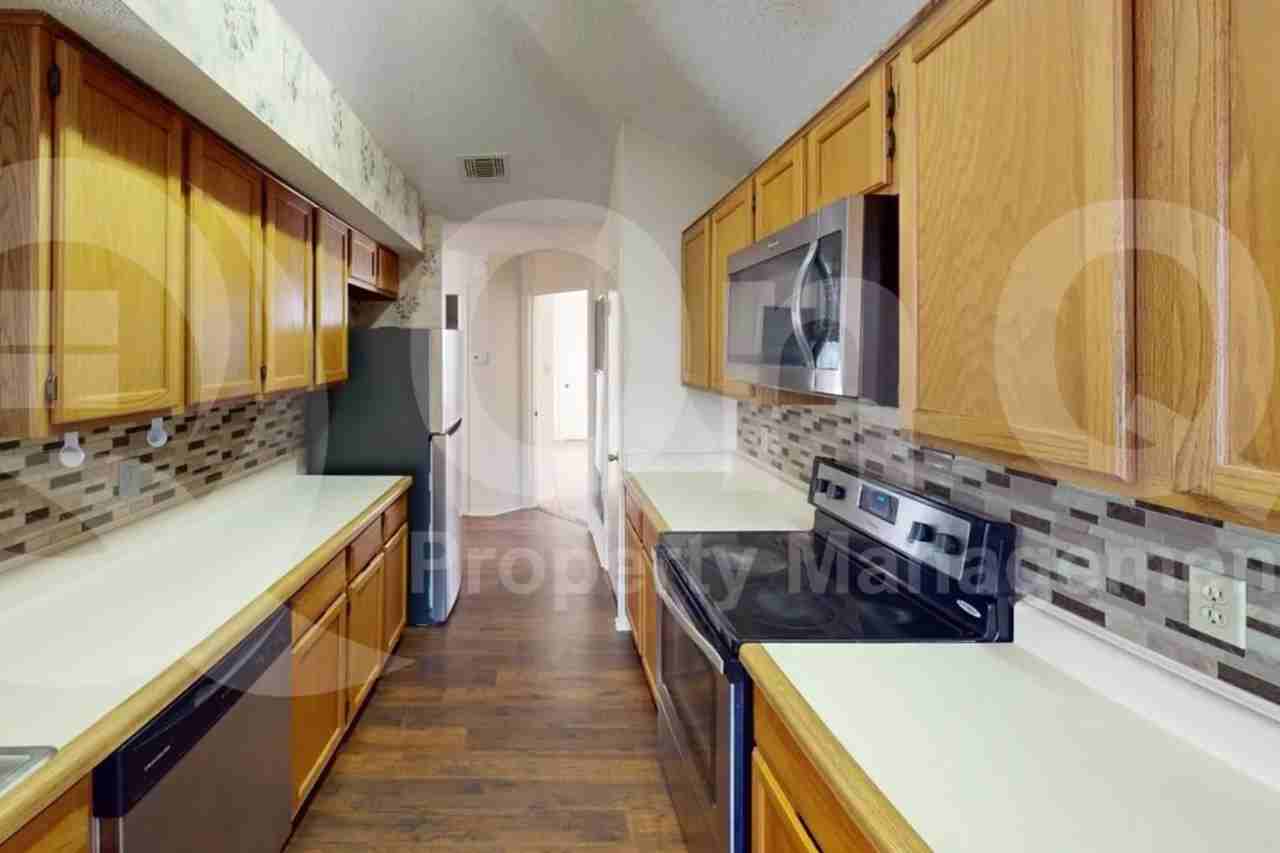 564 Kirkland Dr - Photo 2 of 16