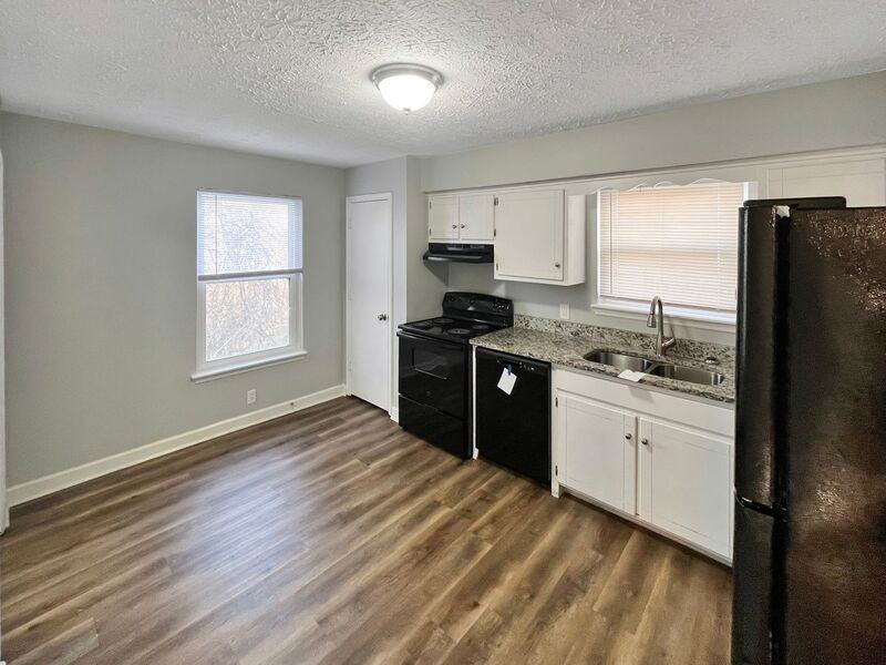 920 Ilawood Dr - Photo 3 of 19