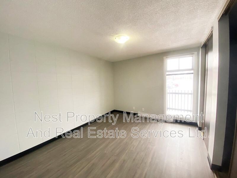 1977 Redwood St #102 - Photo 4 of 9