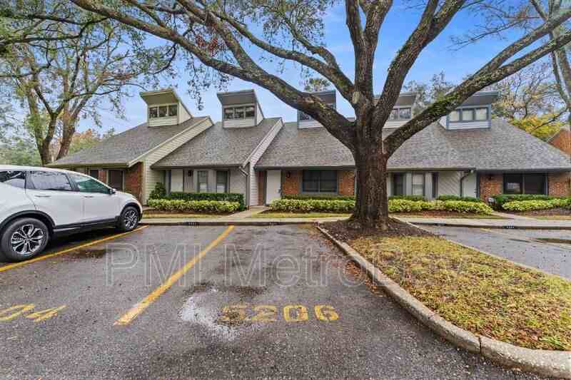 5206 Pine Mill Ct - Photo 3 of 36