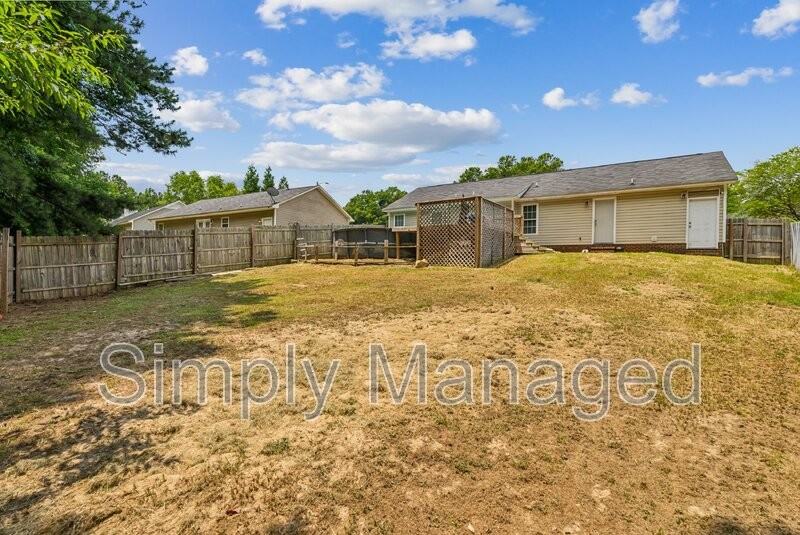 2033 Ashton Rd - Photo 5 of 23