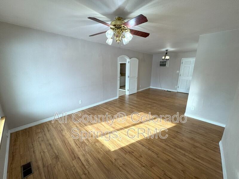 27 Hopi St - Photo 2 of 25