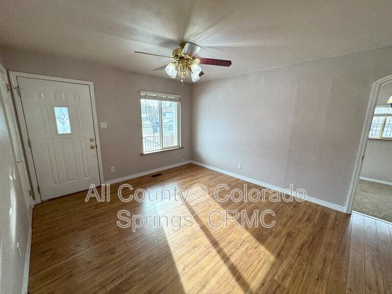 27 Hopi St - Photo 4 of 25