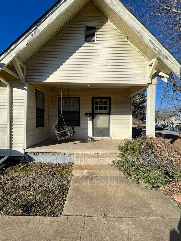 1628 S Indianapolis Ave - Photo 2 of 26