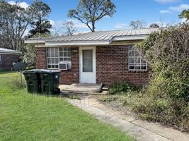 featured image of 923 Bremen Ave #A