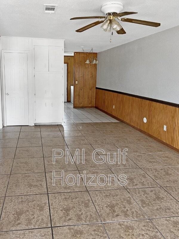 923 Bremen Ave #B - Photo 2 of 11