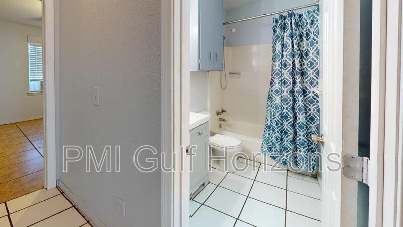 923 Bremen Ave #B - Photo 6 of 11