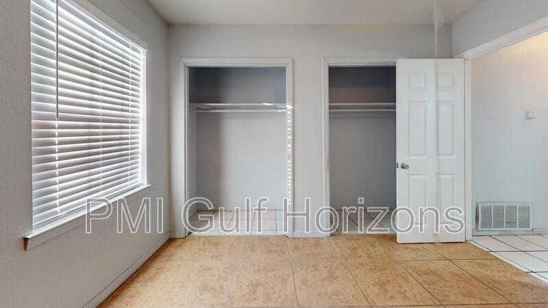 923 Bremen Ave #B - Photo 7 of 11