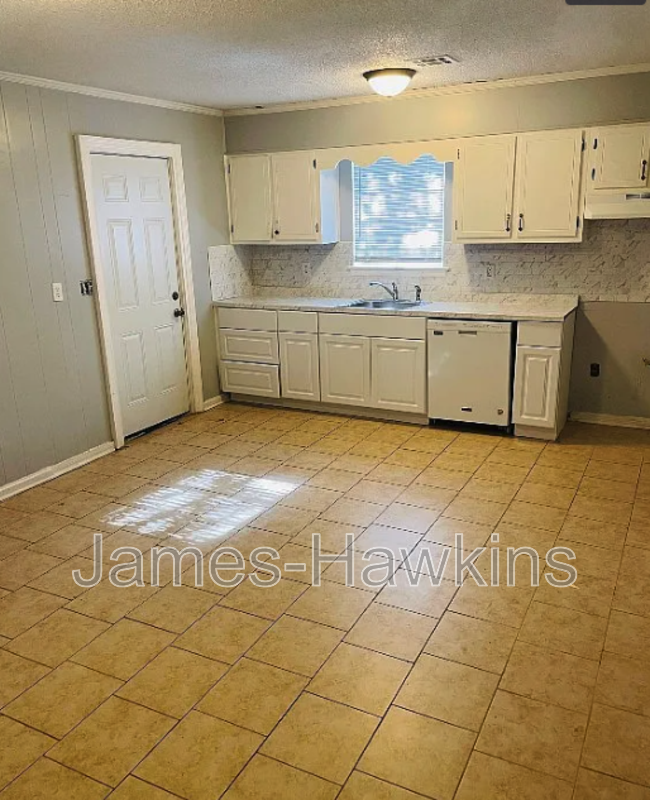 636 Green Leaf Drive Montgomery Al - Photo 2 of 9