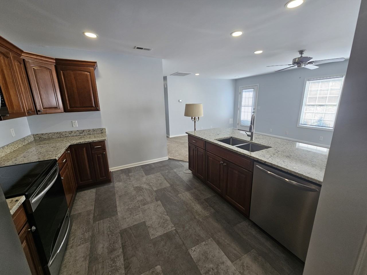 424 Troopers Way - Photo 4 of 19