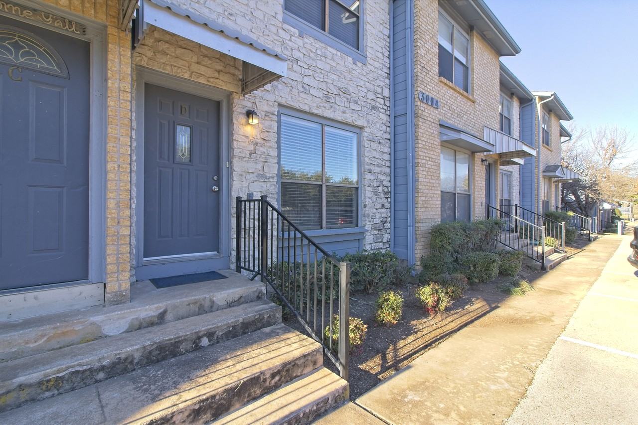 3004 Whisper Oaks Ln #D - Photo 2 of 28