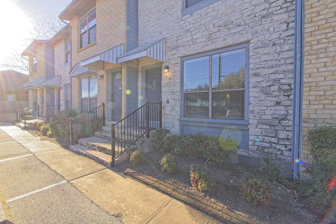 3004 Whisper Oaks Ln #D - Photo 4 of 28