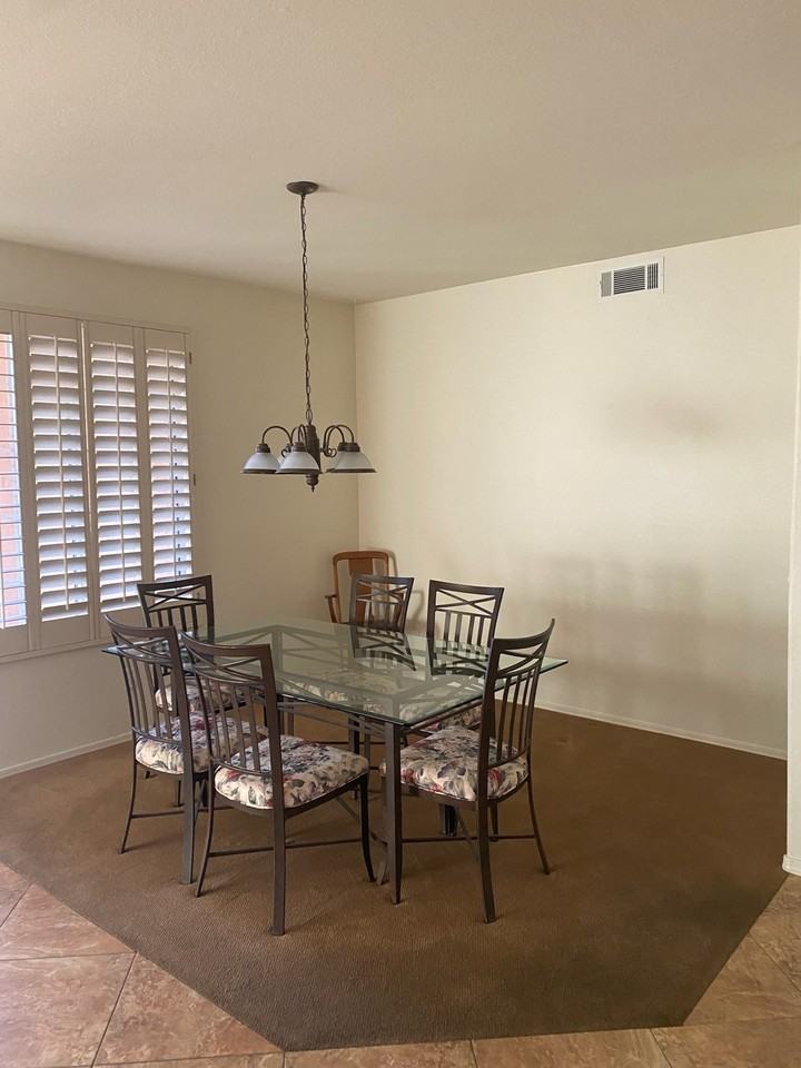 690 N Alder Dr - Photo 4 of 18