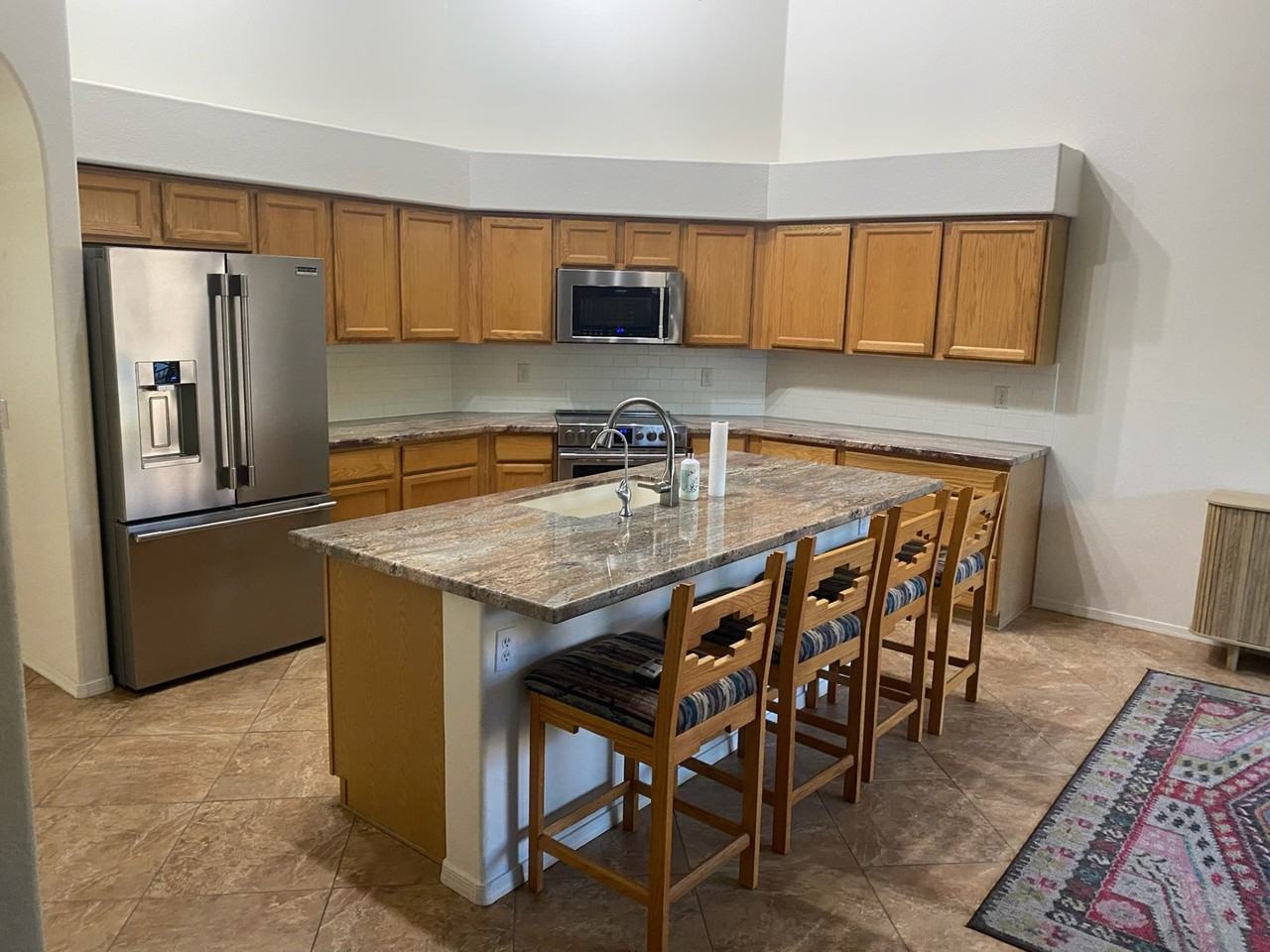 690 N Alder Dr - Photo 6 of 18