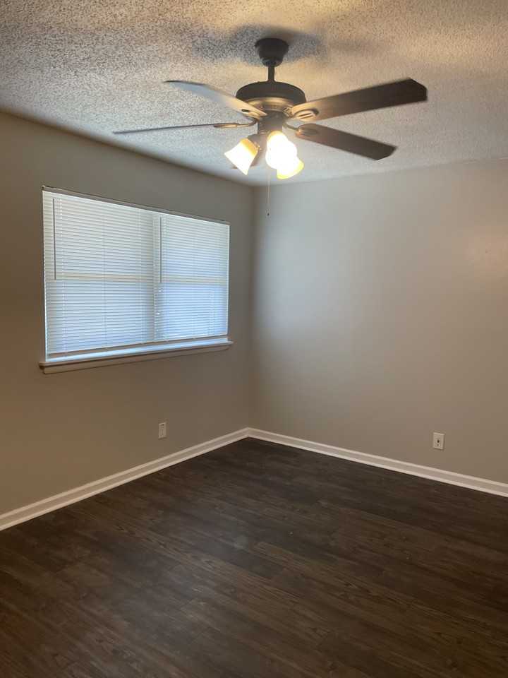 10 Village Ct - Photo 2 of 20