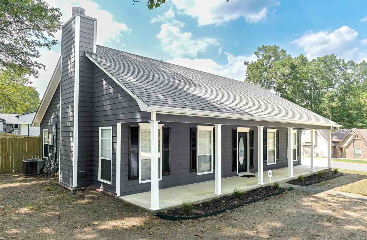 1913 Debswood Dr - Photo 2 of 28