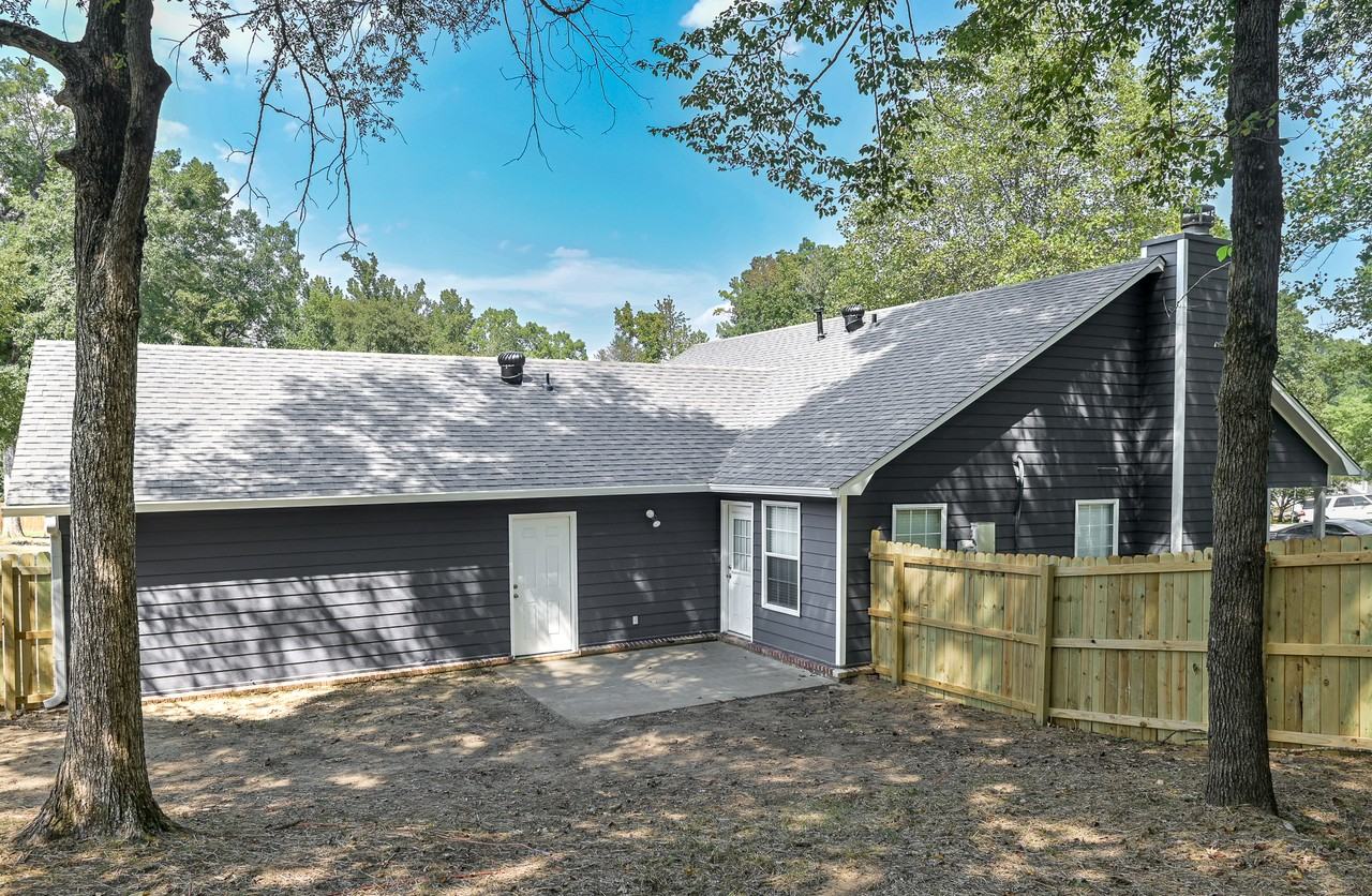 1913 Debswood Dr - Photo 3 of 28