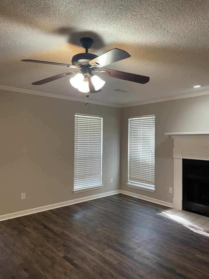 1913 Debswood Dr - Photo 7 of 27