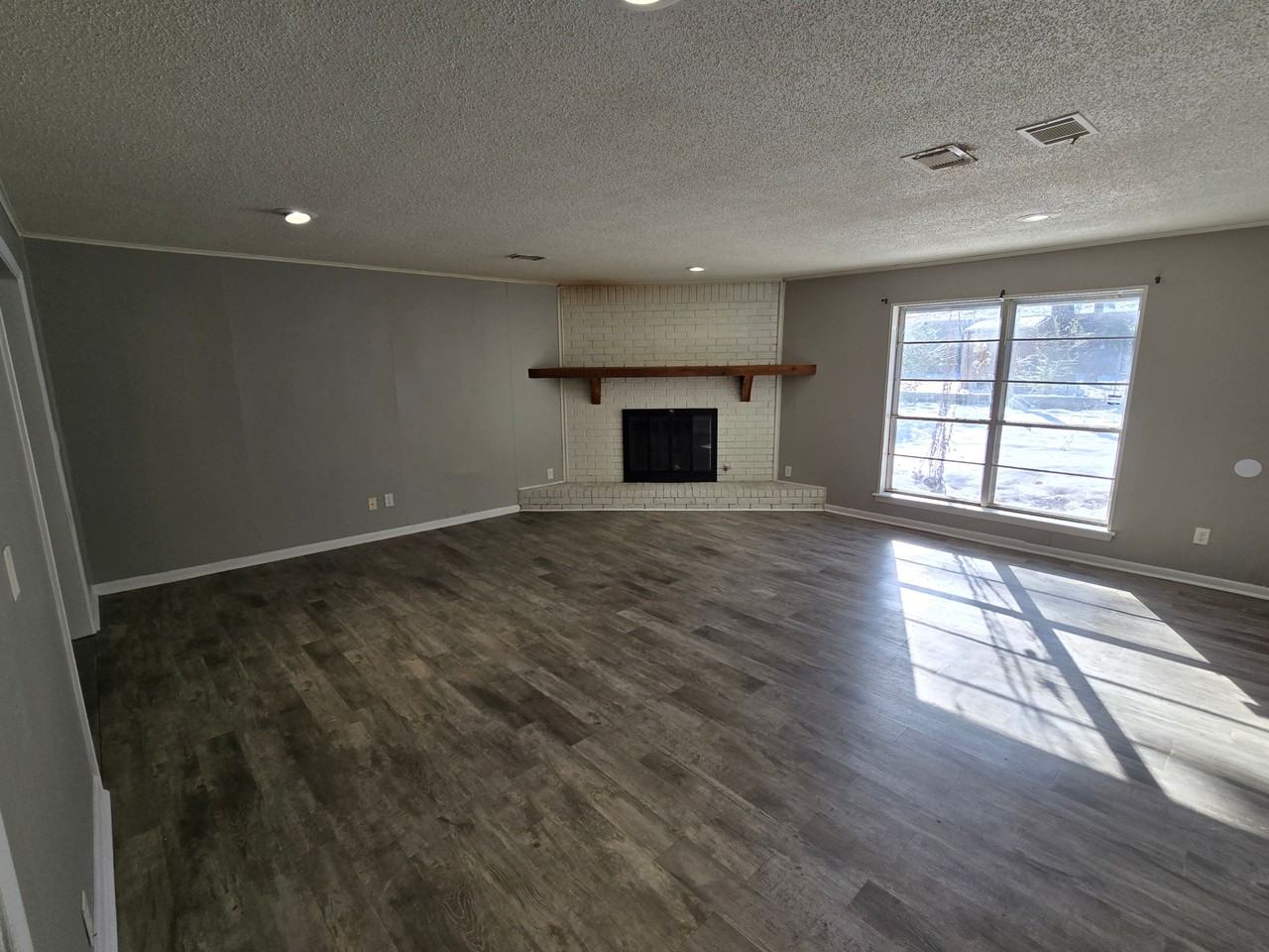 5719 Drexel Ave - Photo 3 of 11