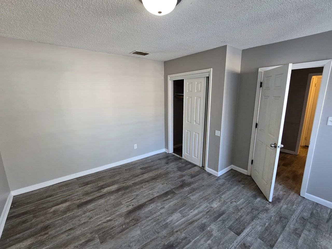 5719 Drexel Ave - Photo 5 of 11