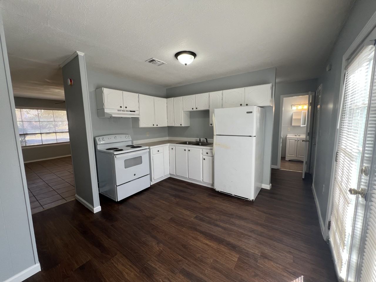710 Northhill Dr - Photo 5 of 16