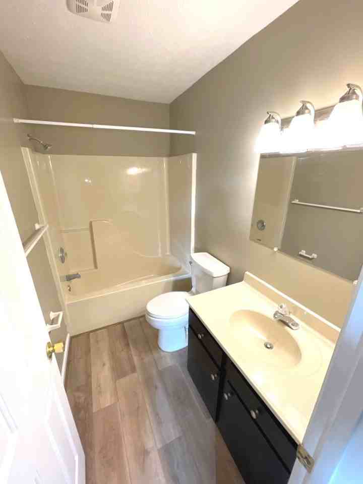 786 Tamarack Ct - Photo 2 of 8