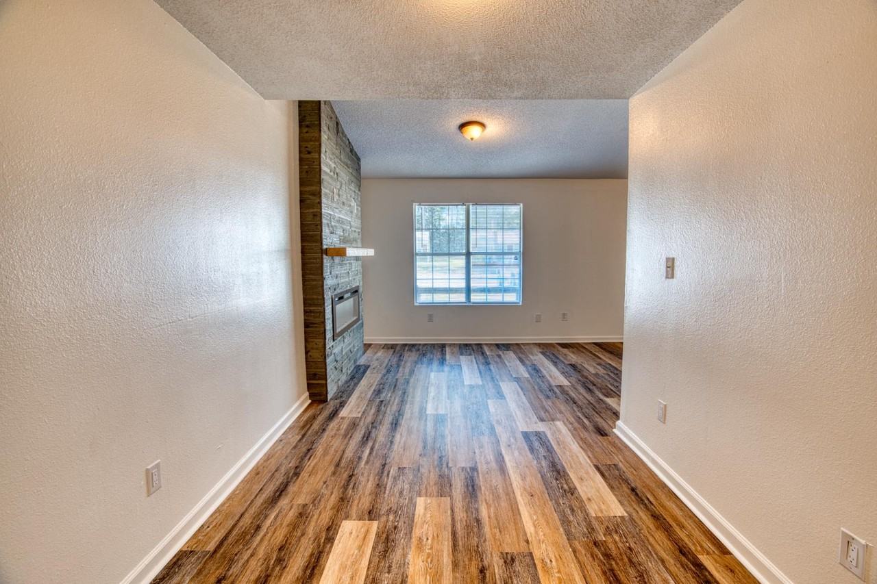 The Woodlands - Photo 3 of 10