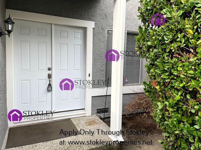 1106 Glengarry Ln - Photo 2 of 22