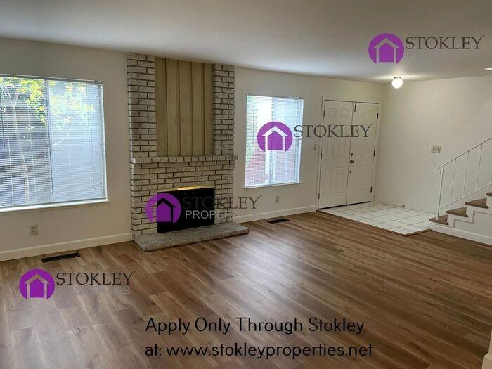 1106 Glengarry Ln - Photo 3 of 22