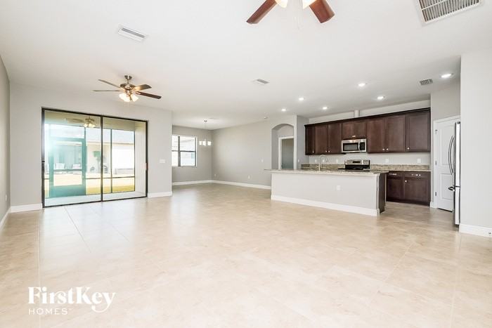 12401 Sourwood Way - Photo 2 of 15