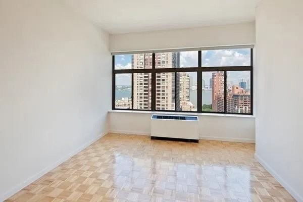 West St #17L - Photo 2 of 6