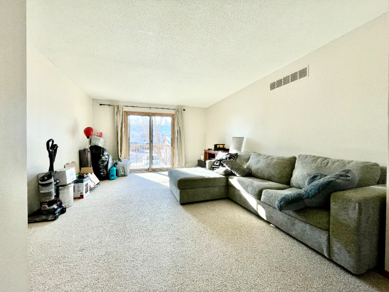 460 Stanley St #2 - Photo 4 of 9