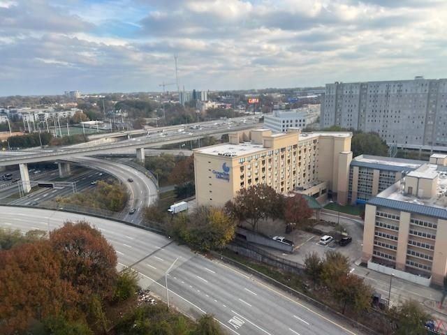 215 Piedmont Ave Ne - Photo 5 of 15