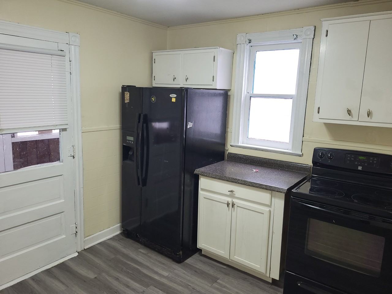 219 Market St #2ndFL - Photo 3 of 12