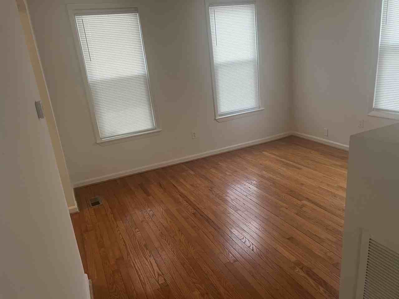 524 69th Pl #NA - Photo 2 of 4