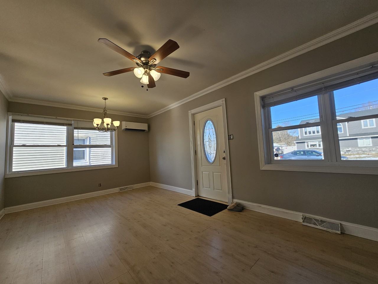 113 E St #NA - Photo 3 of 17