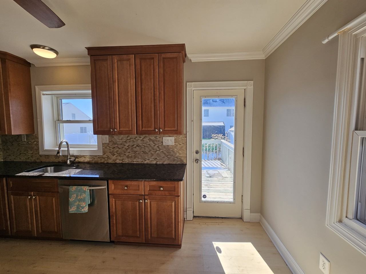 113 E St #NA - Photo 7 of 17