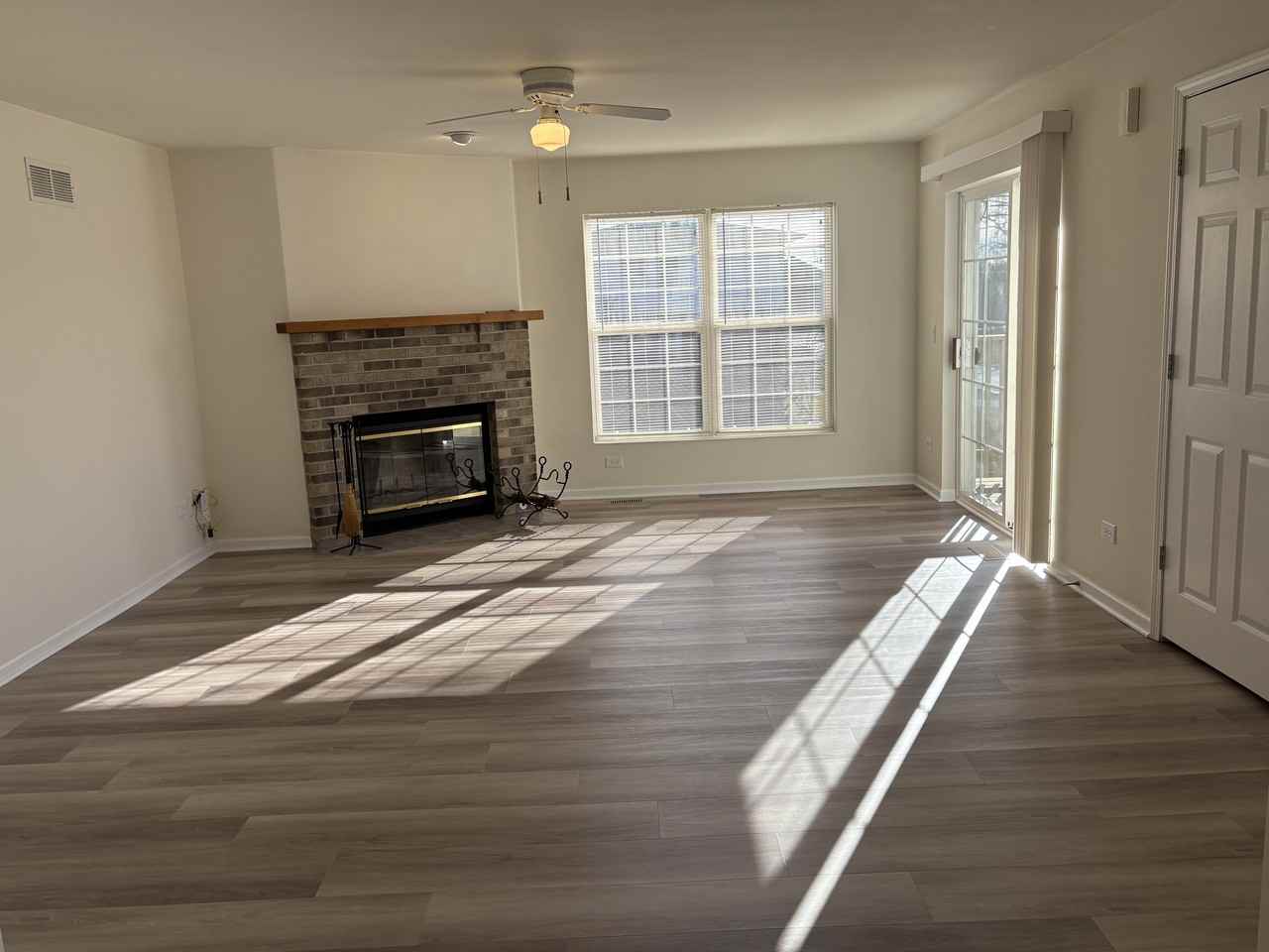 708 North River Street - Photo 3 of 42