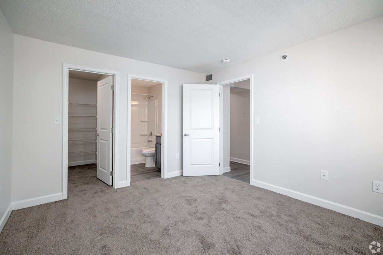 Northside Plaza - Photo 3 of 22