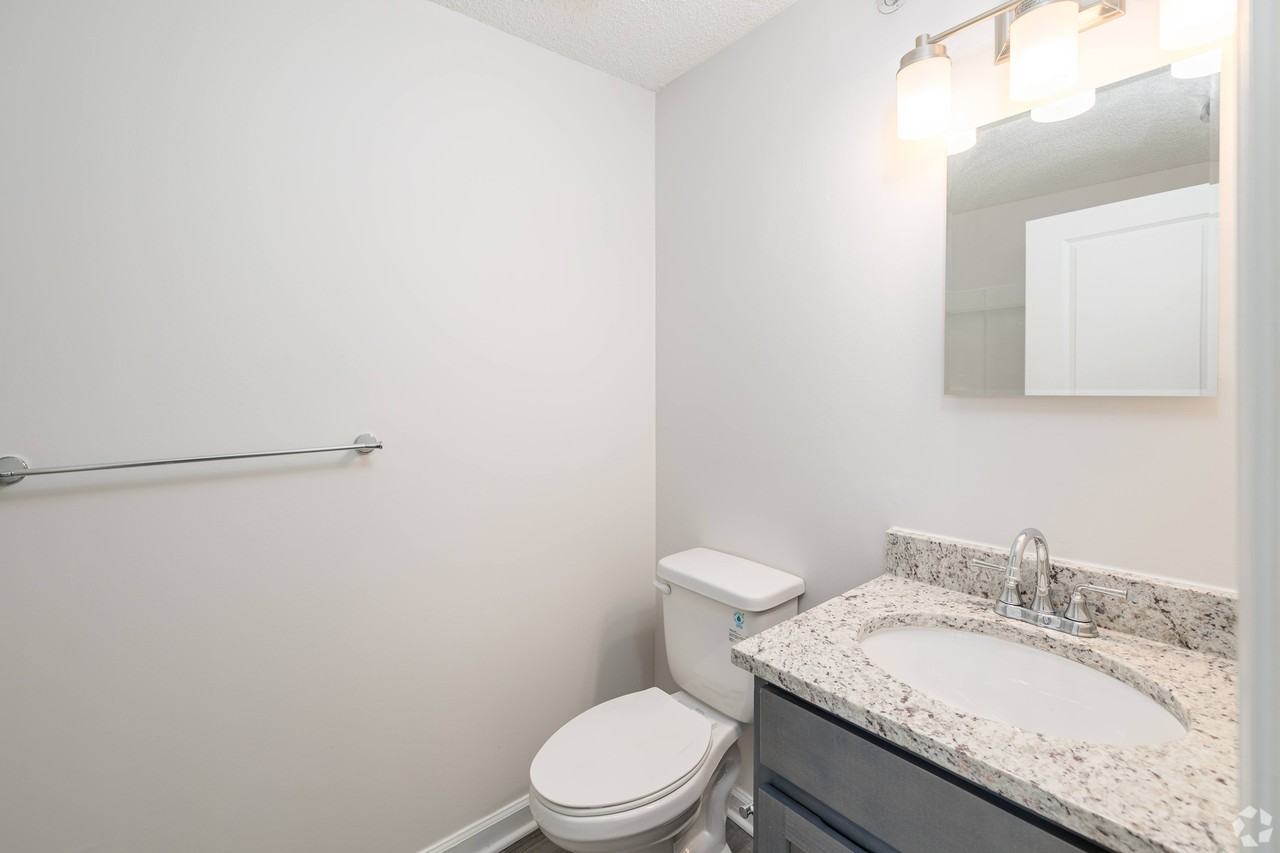 Northside Plaza - Photo 5 of 22