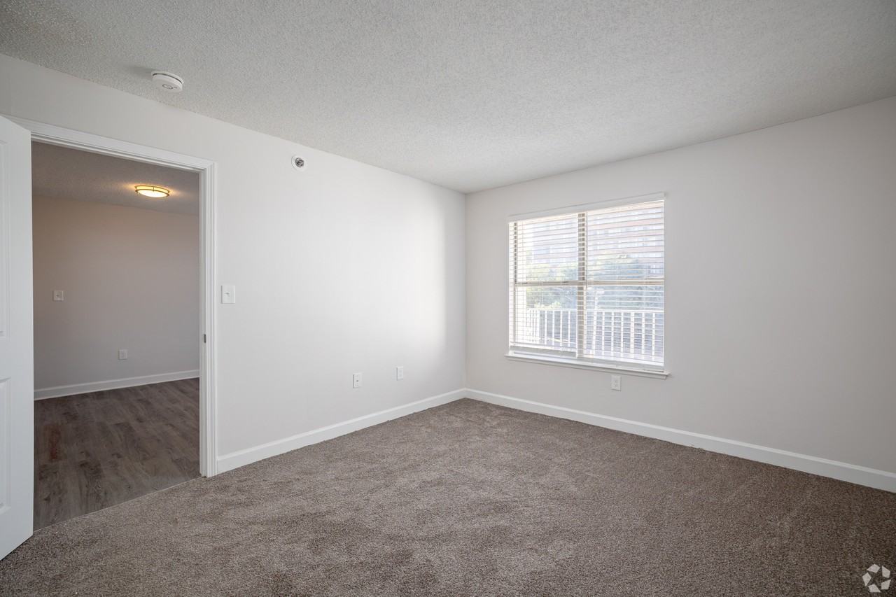 Northside Plaza - Photo 6 of 22