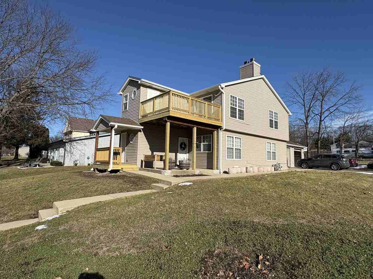 708 North River Street - Photo 2 of 42