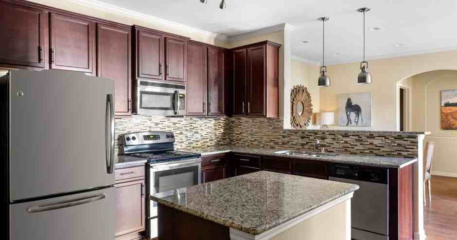 Claiborne Crossing Apartments - Photo 4 of 31