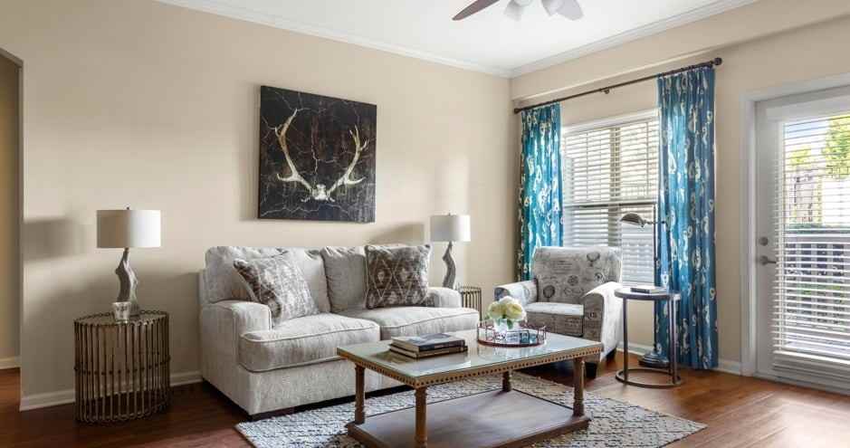 Claiborne Crossing Apartments - Photo 2 of 31