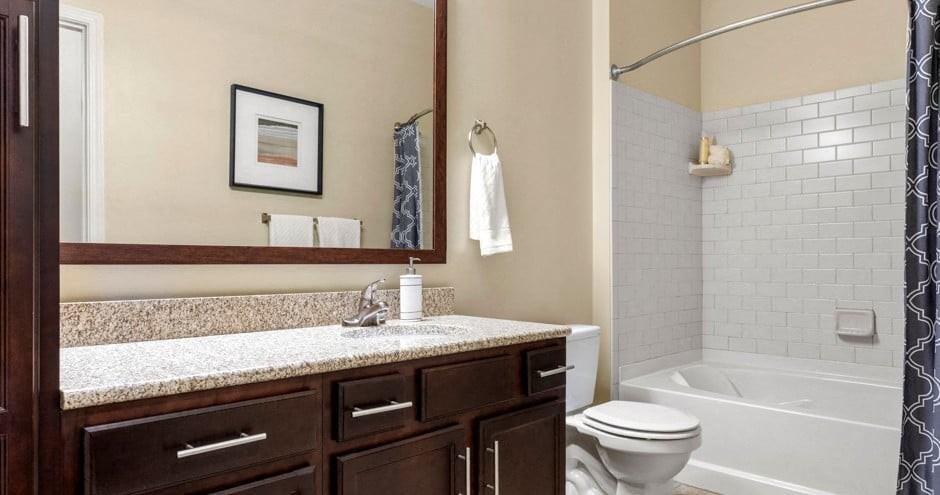 Claiborne Crossing Apartments - Photo 6 of 31