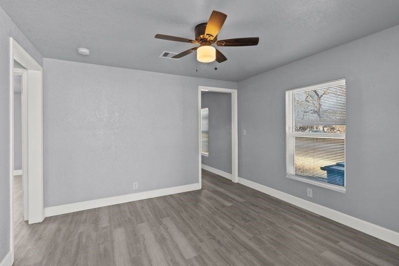 409 N Erskine St - Photo 4 of 13