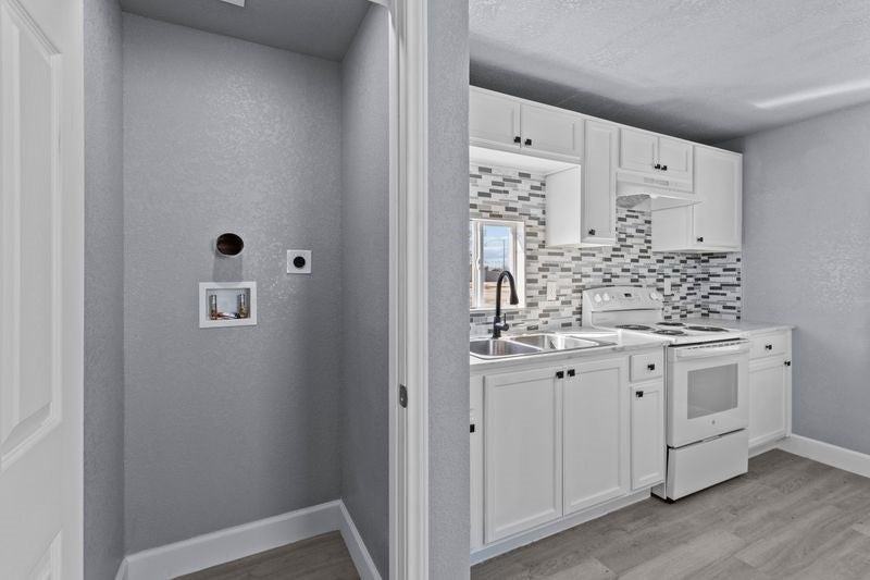 319 W Locust - Photo 5 of 12